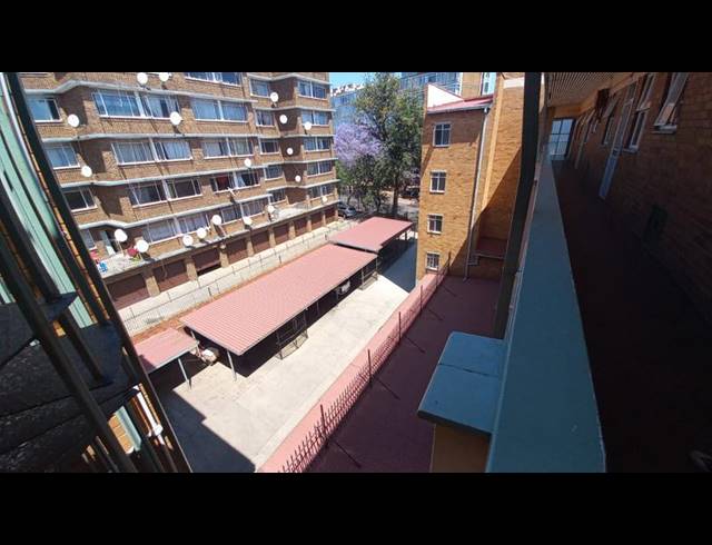 2 BEDROOM APARTMENT FOR SALE IN SUNNYSIDE